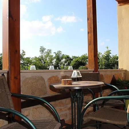 Aparthotel Strofi Ninas