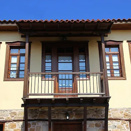 Strofi Ninas Aparthotel