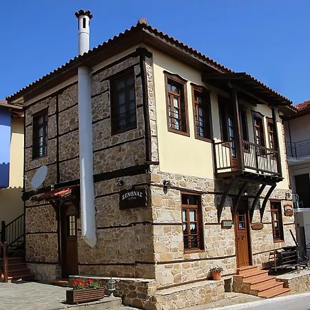 Strofi Ninas Aparthotel Arnaia