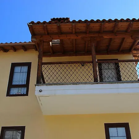 Aparthotel Strofi Ninas Arnaia