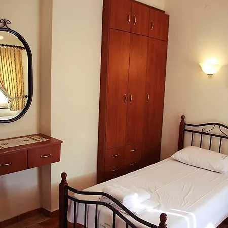 Aparthotel Strofi Ninas Arnaia